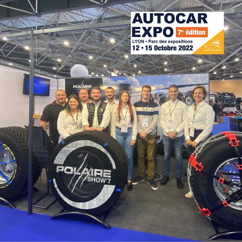 Photo de groupe sur le stand Autocar Expo